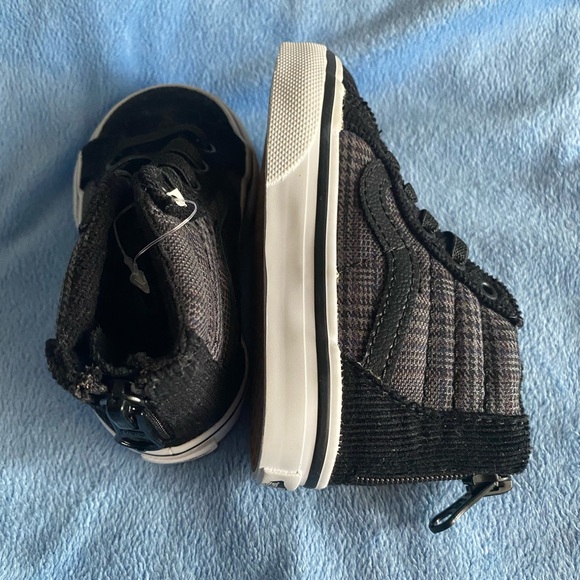 Toddler Vans Shoes - Picture 2 of 5